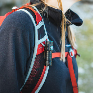 Hokolite-clip-on-backpack-edc-flashlight